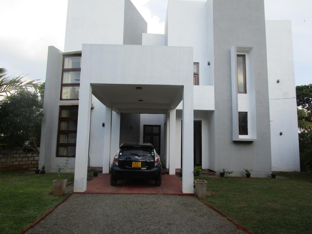 Serene View Tourist Rest Hotel Anuradhapura Exterior photo